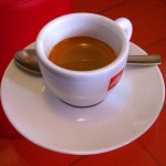 Tazzina_di_caffè_a_Ventimiglia